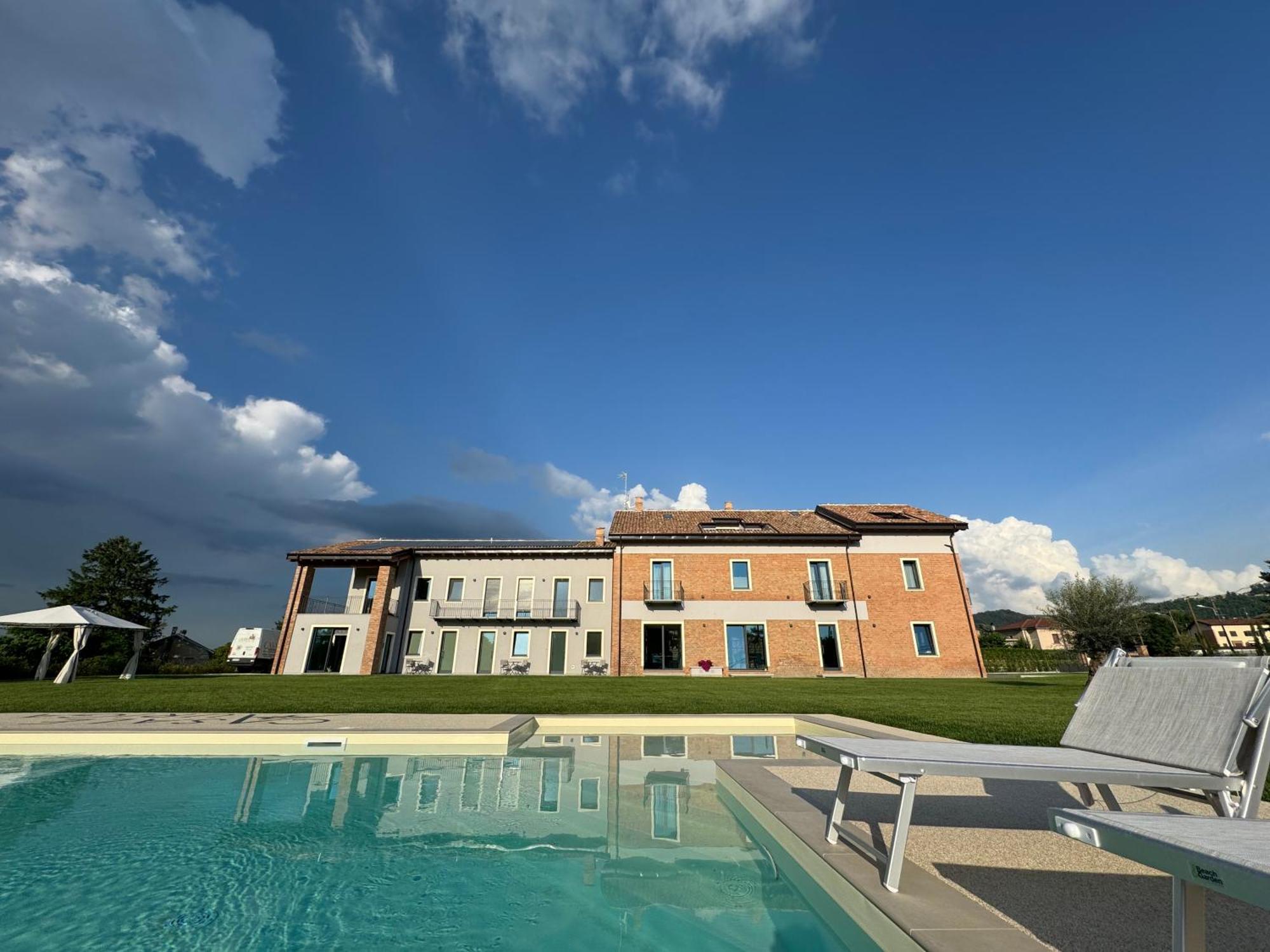 Casale Auriga - Oltrepo' Pavese Bed & Breakfast Codevilla Екстериор снимка